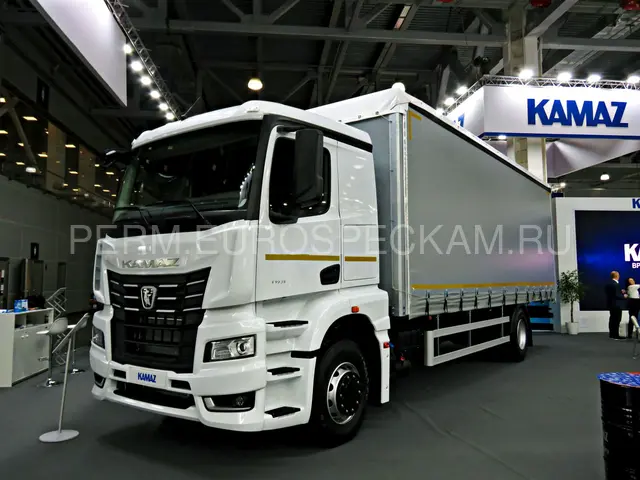 КАМАЗ 53251 шторно-бортовой фургон КАМАЗ 53251 шторно-бортовой фургон